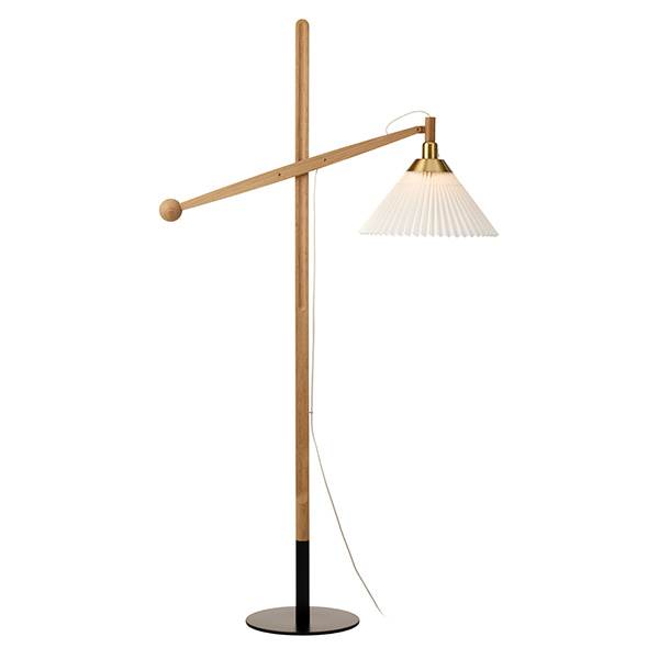 Le Klint 325 Gulvlampe - Lys eg  : Erling Christensen Møbler