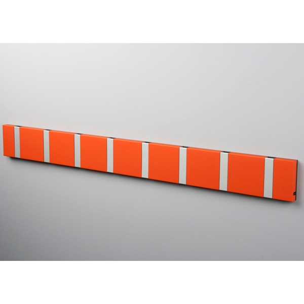 Knax vandret knagerække - 8 knager - Varm orange - Grå knager  : Erling Christensen Møbler