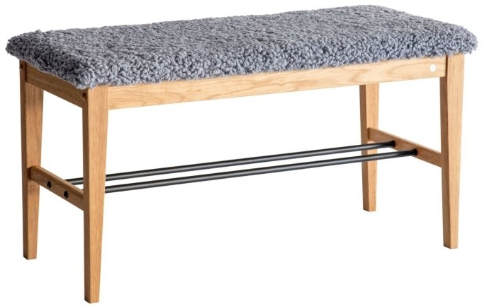 Bænk Oscarssons Möbel Cora i olieret eg med lysegråt fåreskind 90x40x46 cm