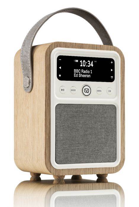 Erling Christensen Møbler VQ Monty radio. Eg - DAB+ og FM radio med BluetoothÂ® i ægte træ-ramme : Erling Christensen Møbler  : Erling Christensen