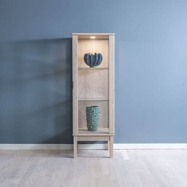 Klim Møbelfabrik Klim Furniture Vitrineskab V301 : Erling Christensen Møbler  : Erling Christensen Møbler