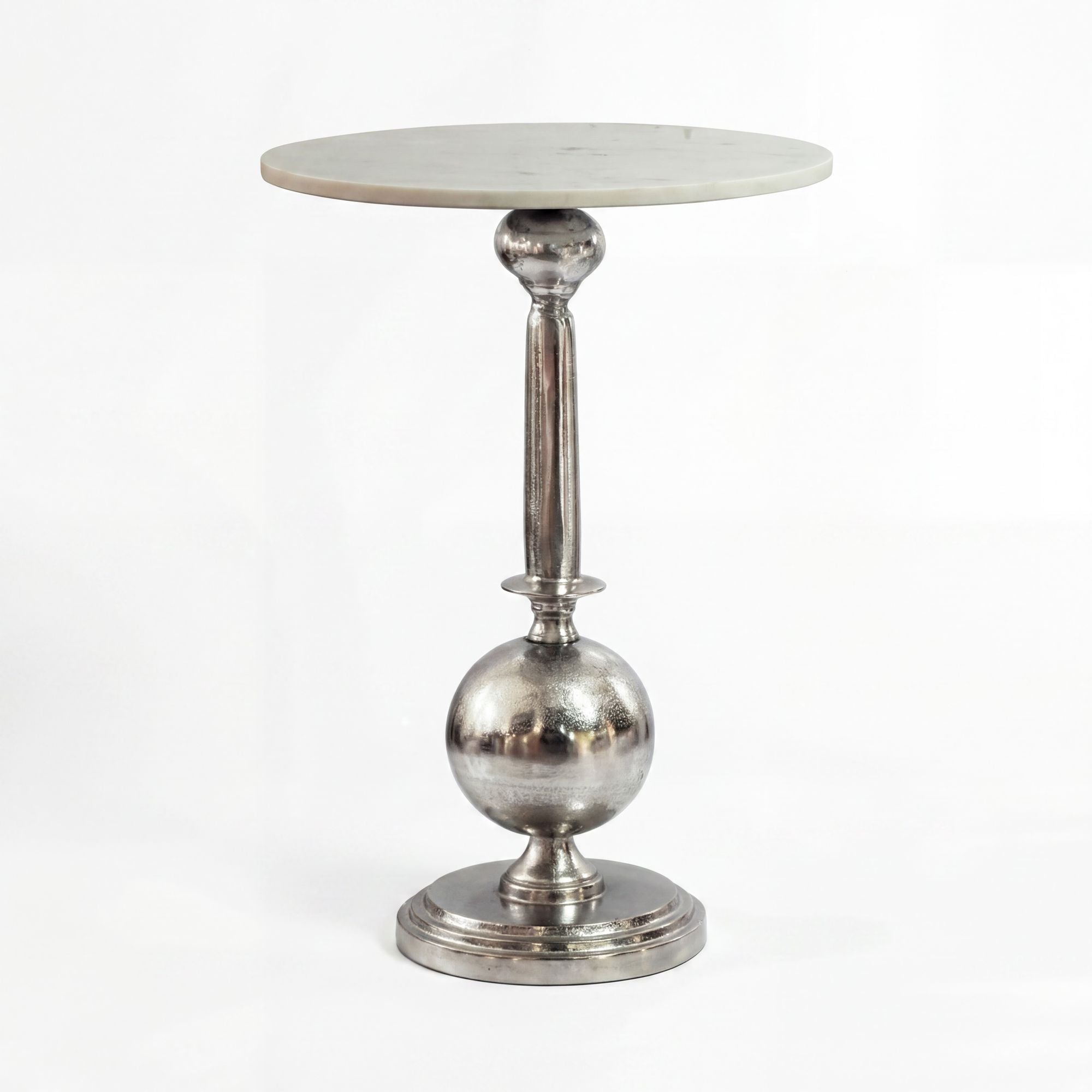 Rundt sidebord med hvid marmorplade og sølvfarvet metalstel - Ø40 cm - Håndlavet