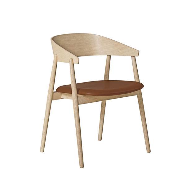 Andersen Furniture AC2 spisebordsstol i bøg - hvidpig. mat lak m/brun PU lædersæde  : Erling Christensen Møbler