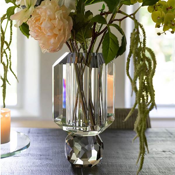 Specktrum Storm vase - Clear/Light smoke  : Erling Christensen Møbler