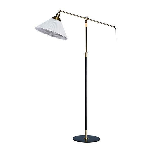 Le Klint 349 Gulvlampe - Standard - Messing/sort  : Erling Christensen Møbler