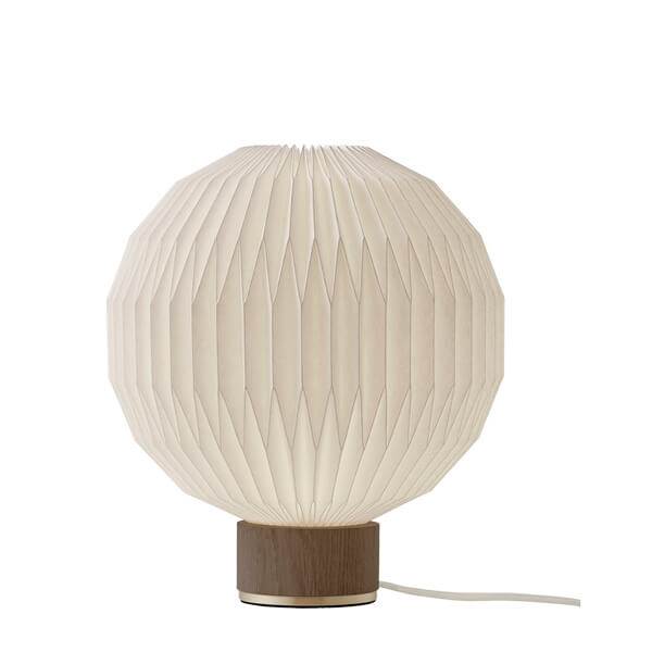 Le Klint Model 375 bordlampe small - Røget eg  : Erling Christensen Møbler