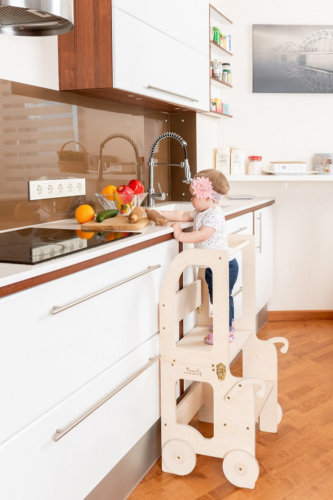 Montessori køkkentrappe til barn, naturfarvet