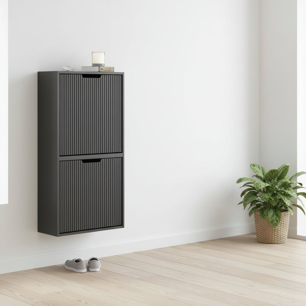 Væghængt skoskab i sort - ekstra smalt design til små entréer
