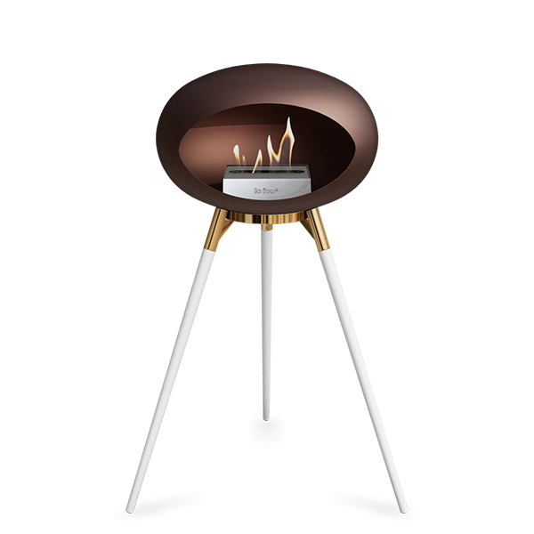 Le Feu Ground Wood High i mocca - Hvide ben - Rose gold stel - Stål brænder  : Erling Christensen Møbler