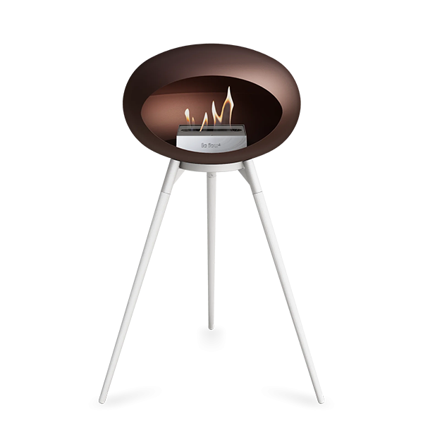 Le Feu Ground Wood High i mocca - Hvide ben - Hvid stel - Stål brænder  : Erling Christensen Møbler