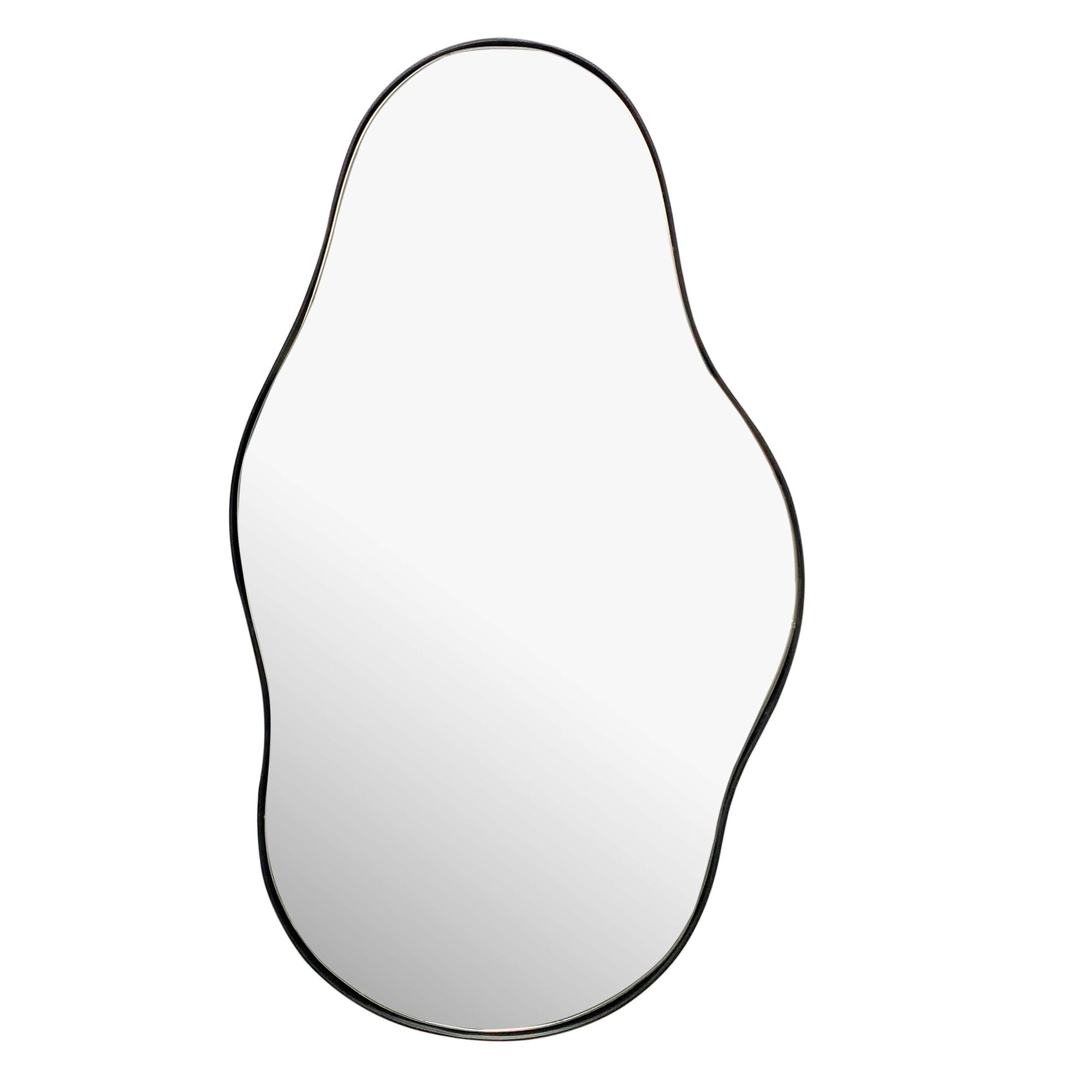 Utraditionelt vægspejl i asymmetrisk form, 40x80x2,5 cm, ramme sort