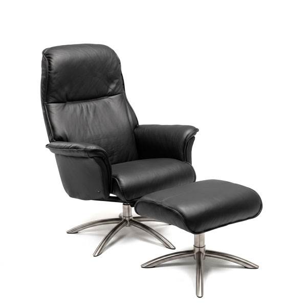 BD Möbel Merino lænestol med fodskammel - 6002 Black - Sokkel: børstet stål Børstet stål : Erling Christensen Møbler