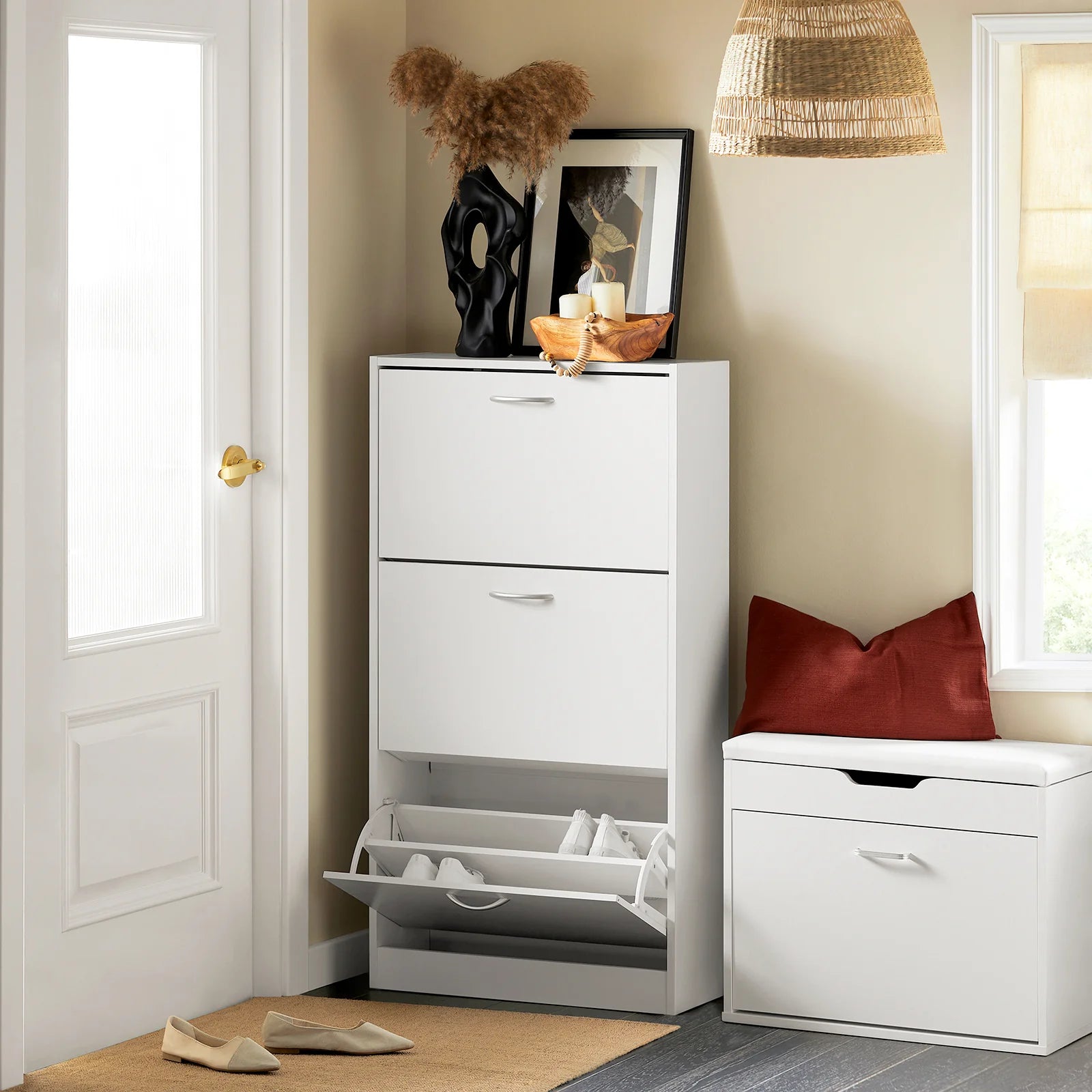 Elegant og minimalistisk skoskab i nordisk design, 60x24x115 cm, hvid