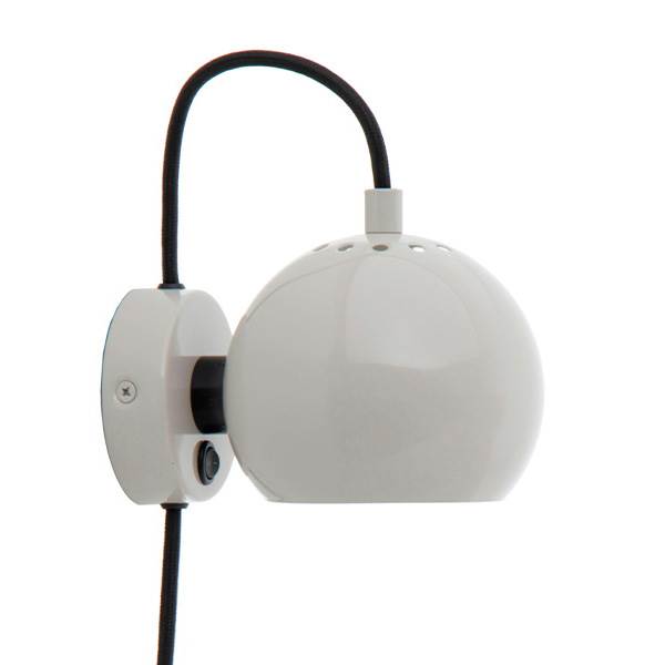 Frandsen Ball væglampe - Glossy pale grey  : Erling Christensen Møbler