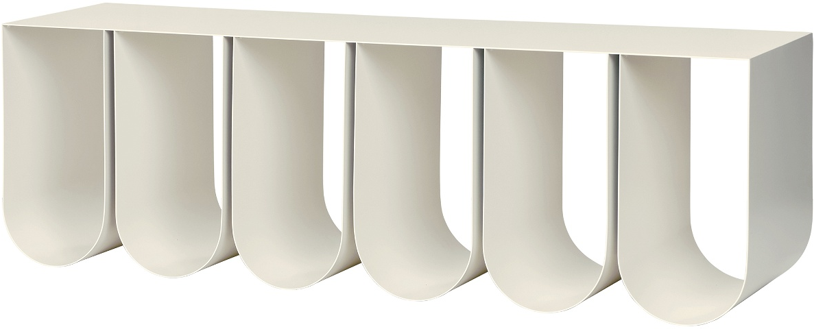 Væghylde/vægreol Kristina Dam Curved i pulverlakeret stål, beige, 84 x 24 x 30 cm