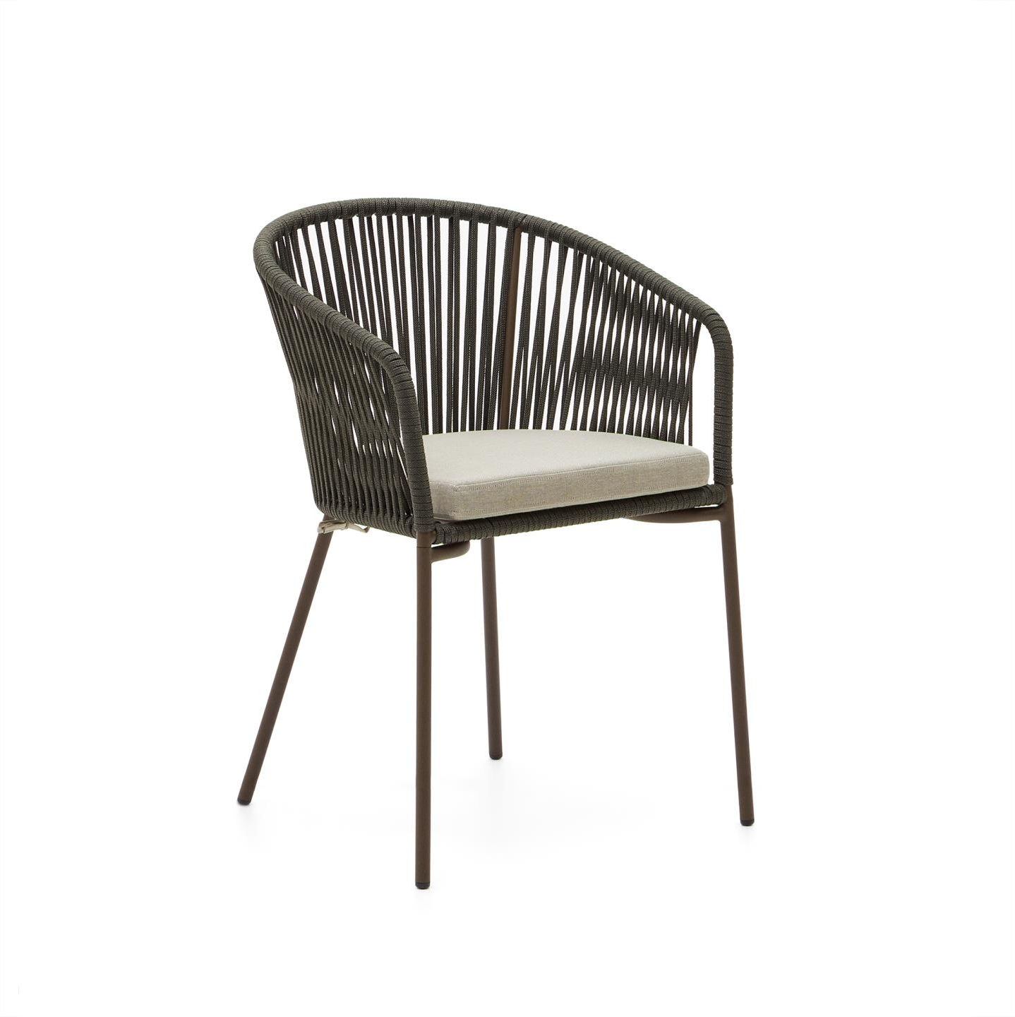 Udendørs spisebordsstol Kave Home Yanet i grøn med håndvævet reb, galvaniseret stålramme, armlæn og pude H79 x B50 x D56 cm