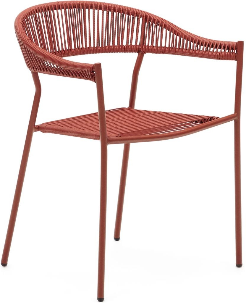 Udendørs spisebordsstol med armlæn Kave Home Futadera terracotta  -  syntetisk flet/rattan, stabelbar