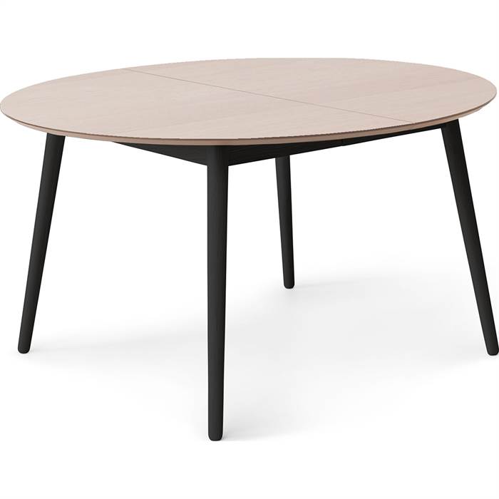 Meza by Hammel spisebord - Round - Ø:135 cm. - Eg finér - Ben i sort bejdset ask  : Erling Christensen Møbler