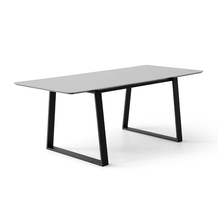 Meza by Hammel spisebord - Boat - 165 x 90 cm. - Hvid laminat - Trapez stel  : Erling Christensen Møbler