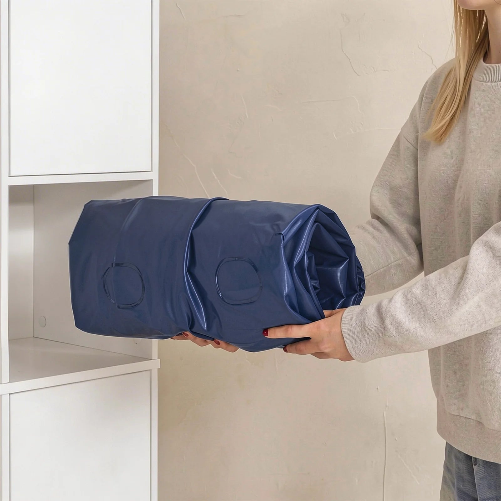 Enkelt luftmadras med pumpe, pude og lagen  -  191 Ã 76 cm
