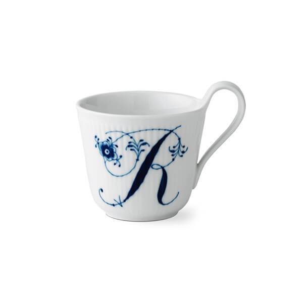 Royal Copenhagen Alfabet Kollektion Højhankskop, R, 33 cl  : Erling Christensen Møbler