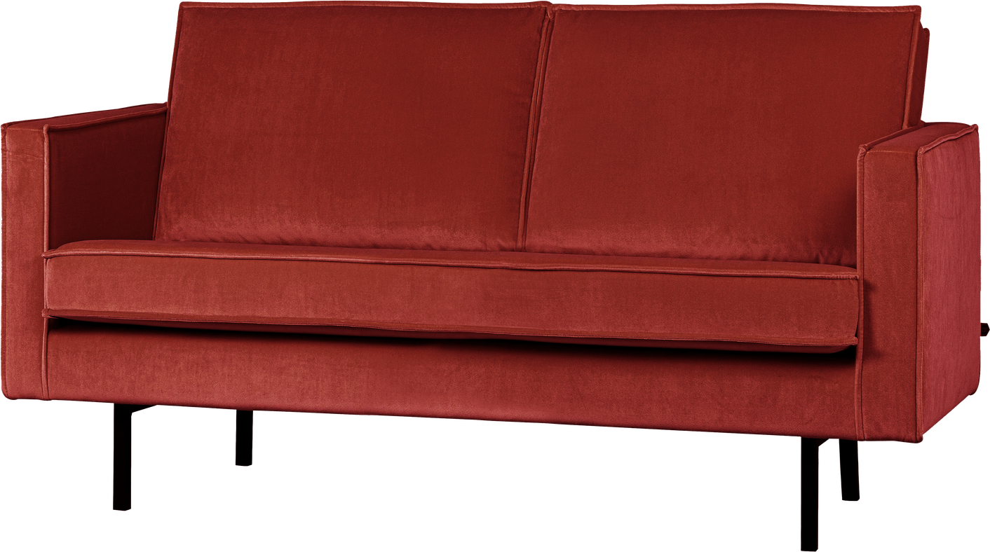 2-personers sofa WOOOD Rodeo kastanjebrun velour, fast siddekomfort, slankt højt stel, FSC-certificeret