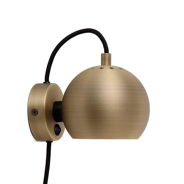 Frandsen Ball væglampe - Matt antique brass  : Erling Christensen Møbler