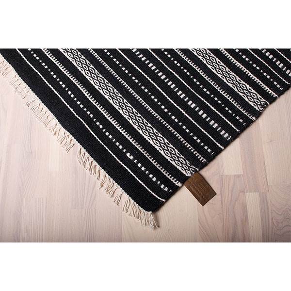 HC Interior Rugs Kelim Denver - Black & Ivory  : Erling Christensen Møbler