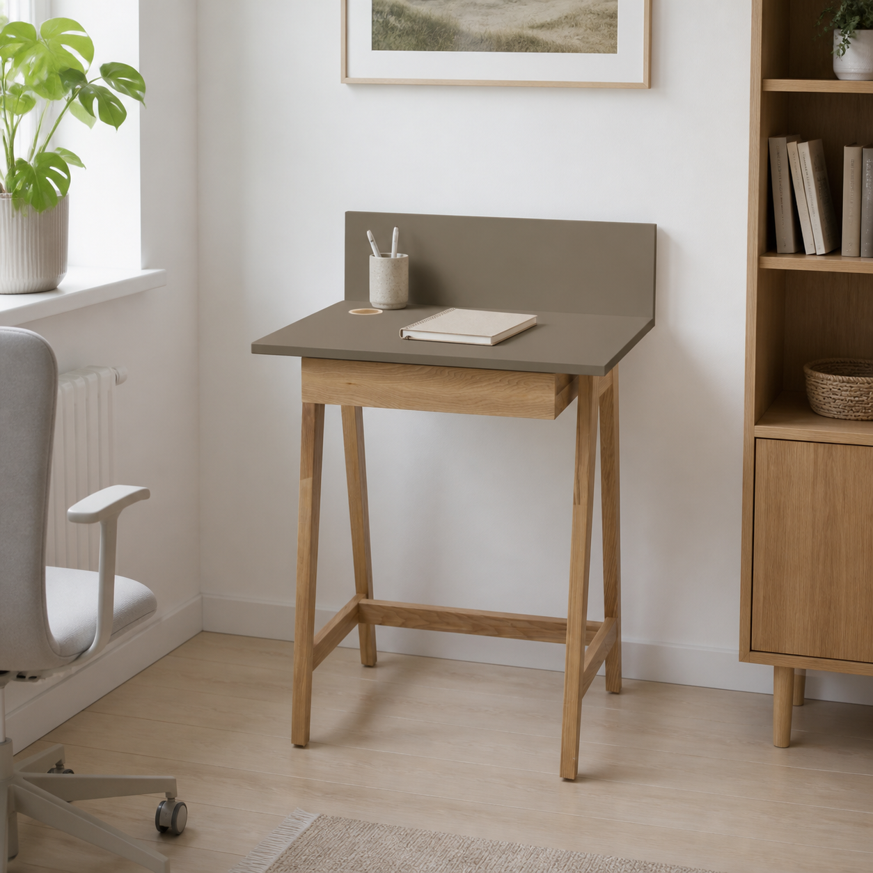 LUKA-bord 65 cm med skuffe, brun/natur