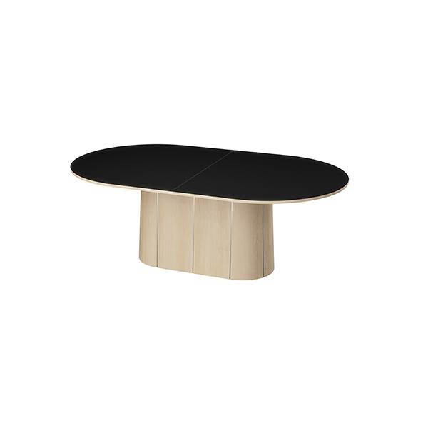 Skovby SM115 spisebord - Eg hvidolie med sort nano laminat : Erling Christensen Møbler