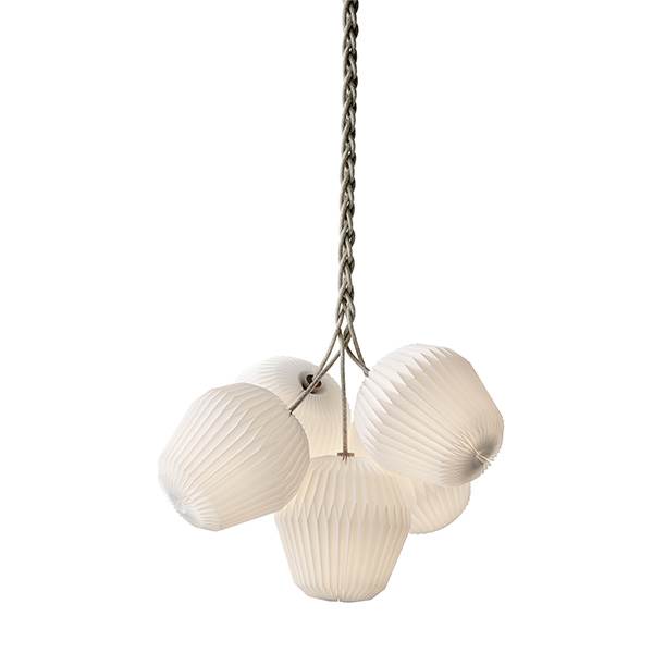 Le Klint THE BOUQUET Medium Chandelier med 5 standardskærme  : Erling Christensen Møbler
