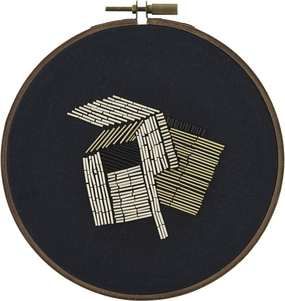 Pyntegenstand House Doctor Beads Ø25 cm sort  -  væg- og hyldedekoration i bomuld & MDF