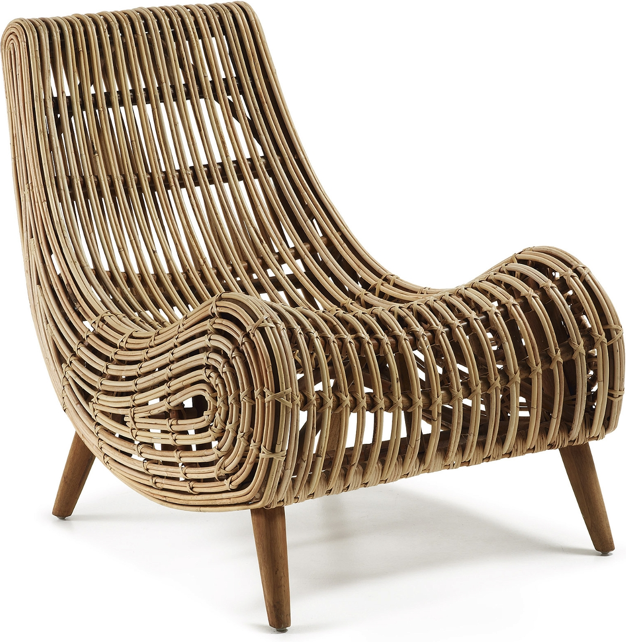 Lænestol Kave Home Tika  -  rattan lounge stol med mahognifødder natur, rustik kolonial stil