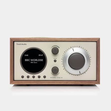 Erling Christensen Møbler Tivoli Audio Model One + Walnut/Beige Dab : Erling Christensen Møbler  : Erling Christensen Møbler